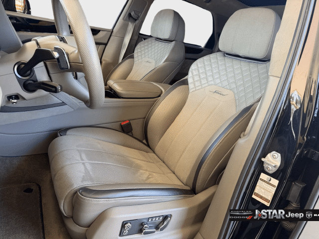 Used 2023 Bentley Bentayga Speed AWD/4WD image 10