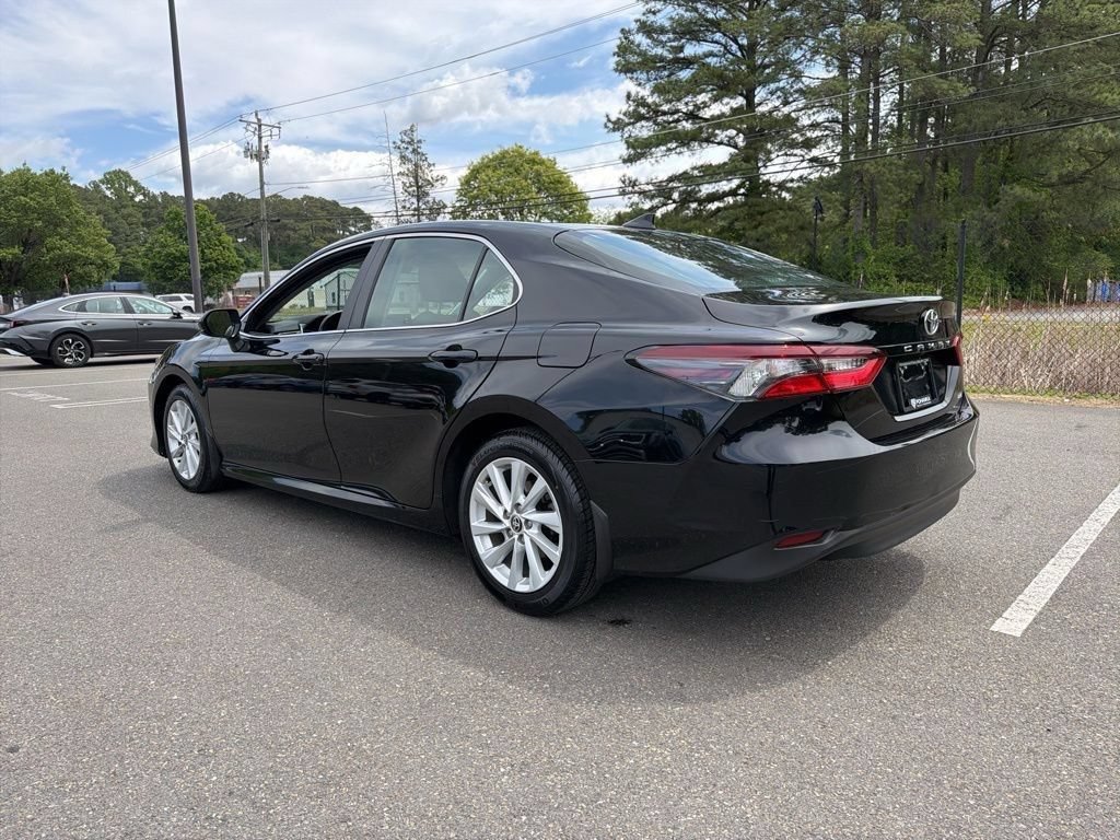 Used 2024 Toyota Camry LE FWD image 11