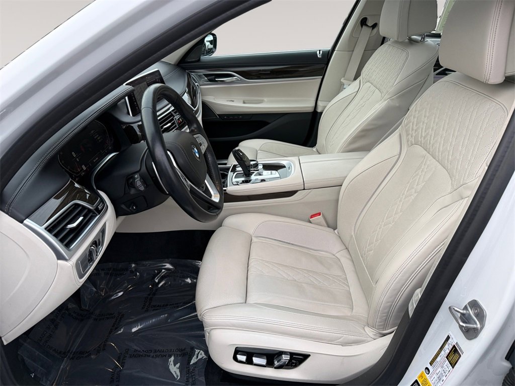 Used 2020 BMW 750i xDrive w/ Executive Package image 9