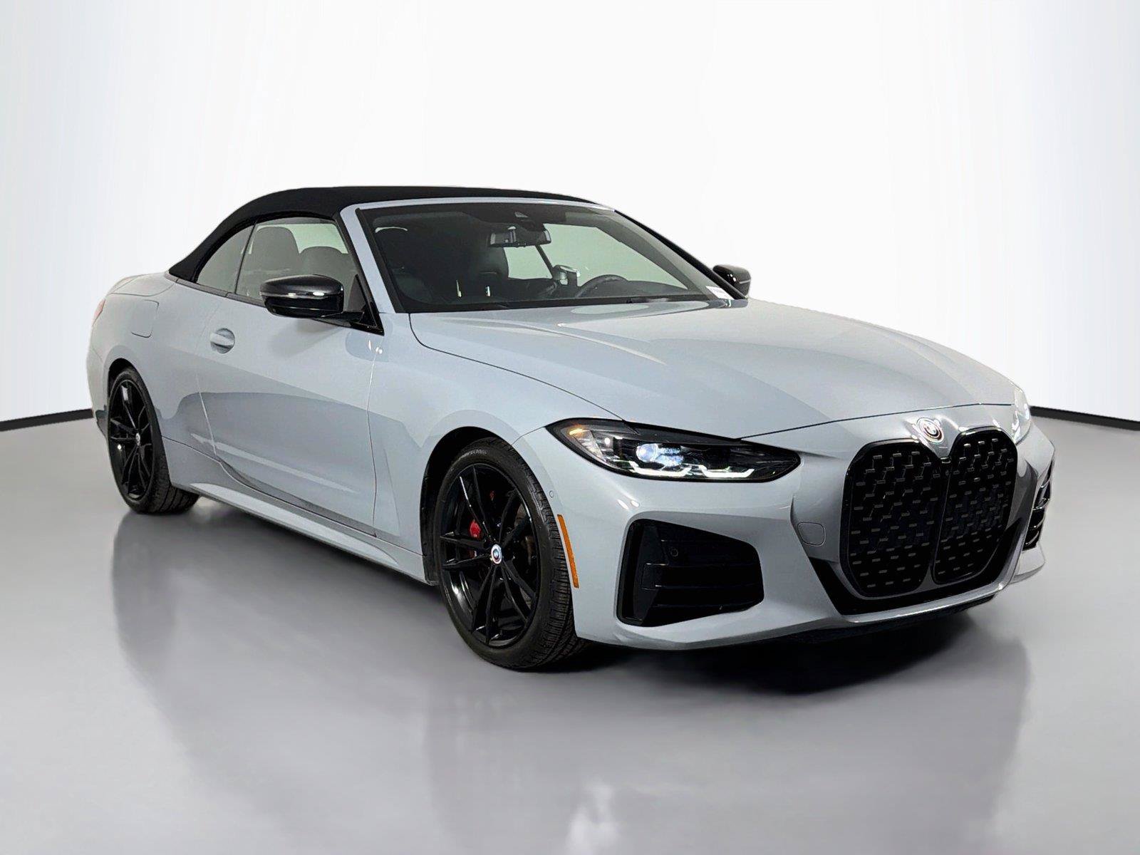 Used 2023 BMW M440i Convertible w/ Premium Package RWD image 3