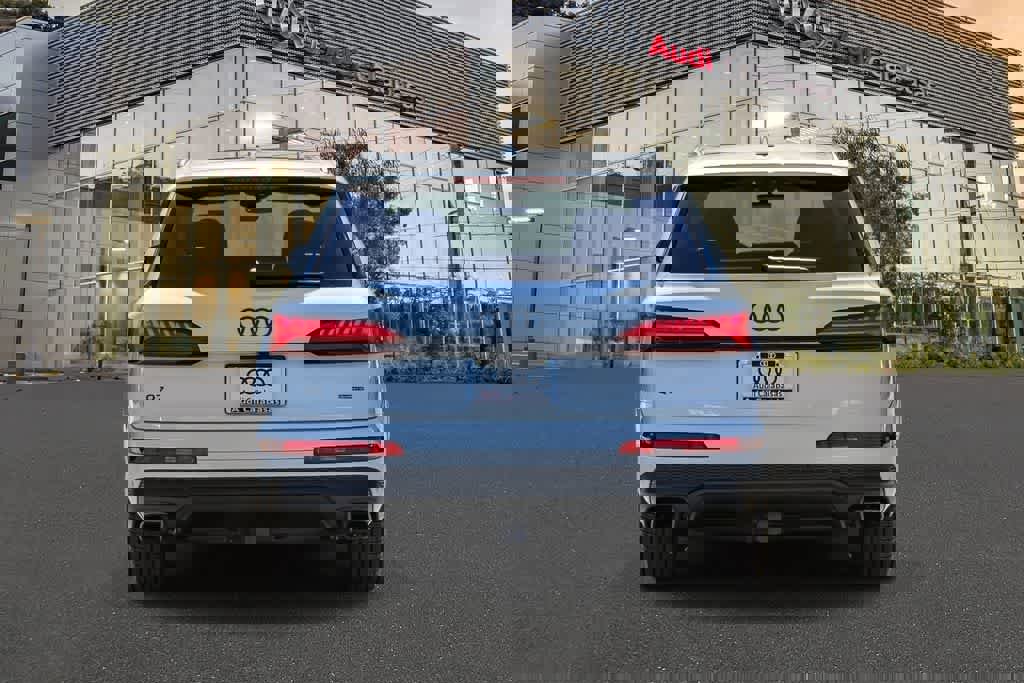 Used 2025 Audi Q7 3.0T Premium Plus w/ Premium Plus Package image 3