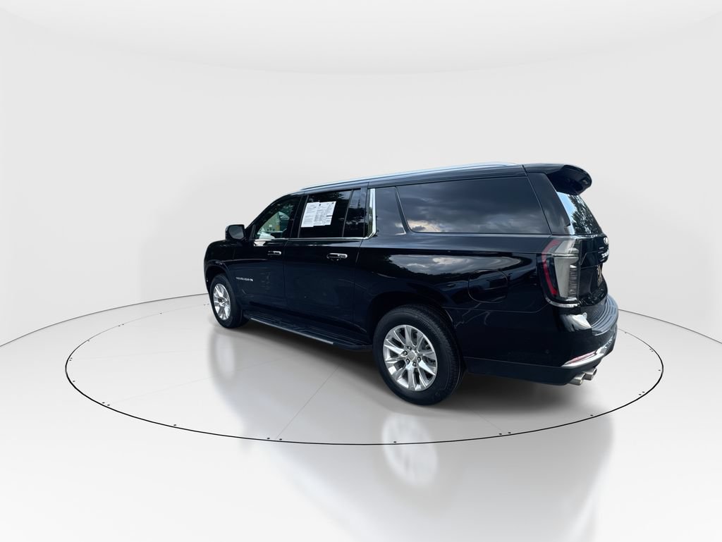 Used 2025 Chevrolet Suburban Premier RWD image 6