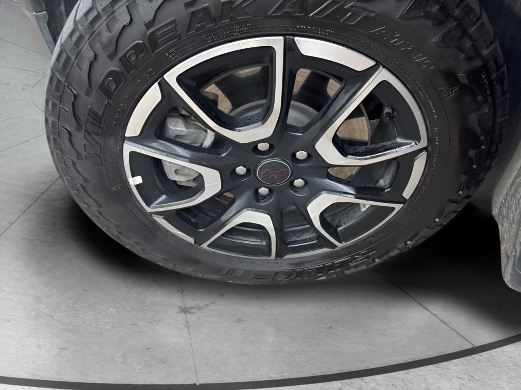 Used 2025 Jeep Compass Trailhawk AWD/4WD image 38