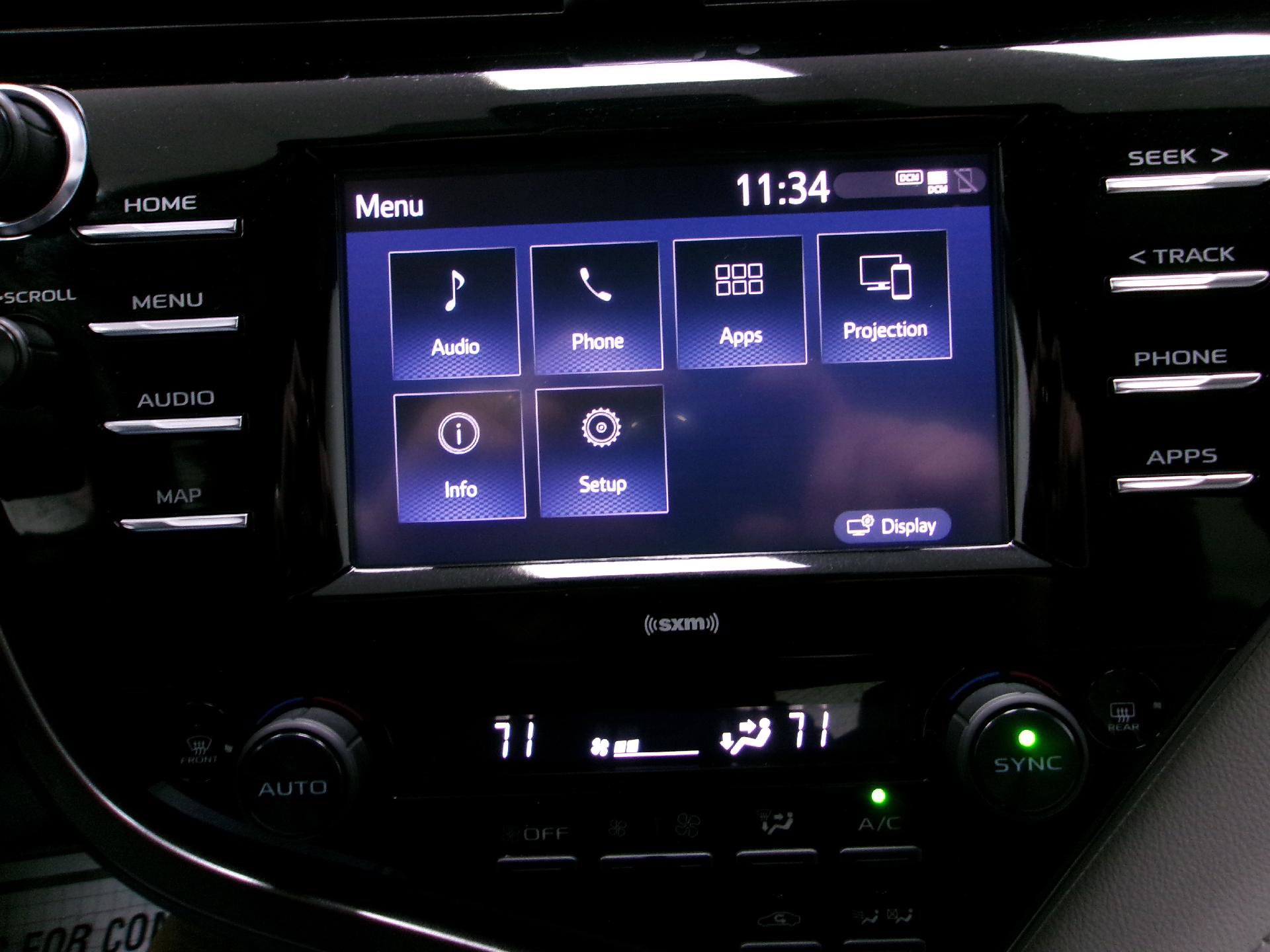 Used 2020 Toyota Camry SE image 4