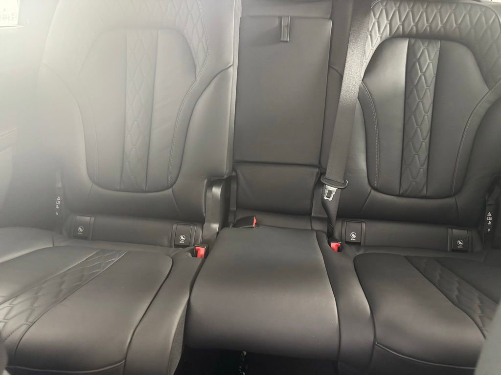 Used 2019 BMW X7 xDrive50i w/ Dynamic Handling Package AWD/4WD image 15