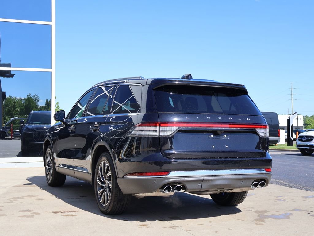 Used 2025 Lincoln Aviator AWD image 5