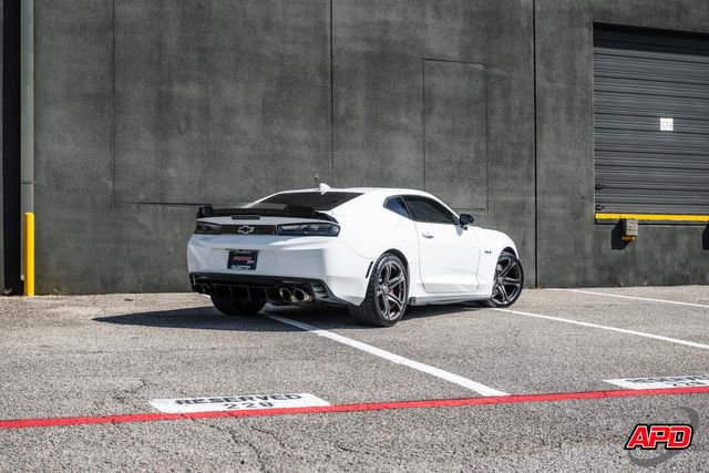 Used 2018 Chevrolet Camaro SS image 17