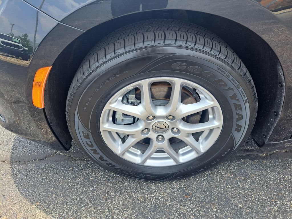 Certified 2023 Chrysler Voyager LX FWD image 39
