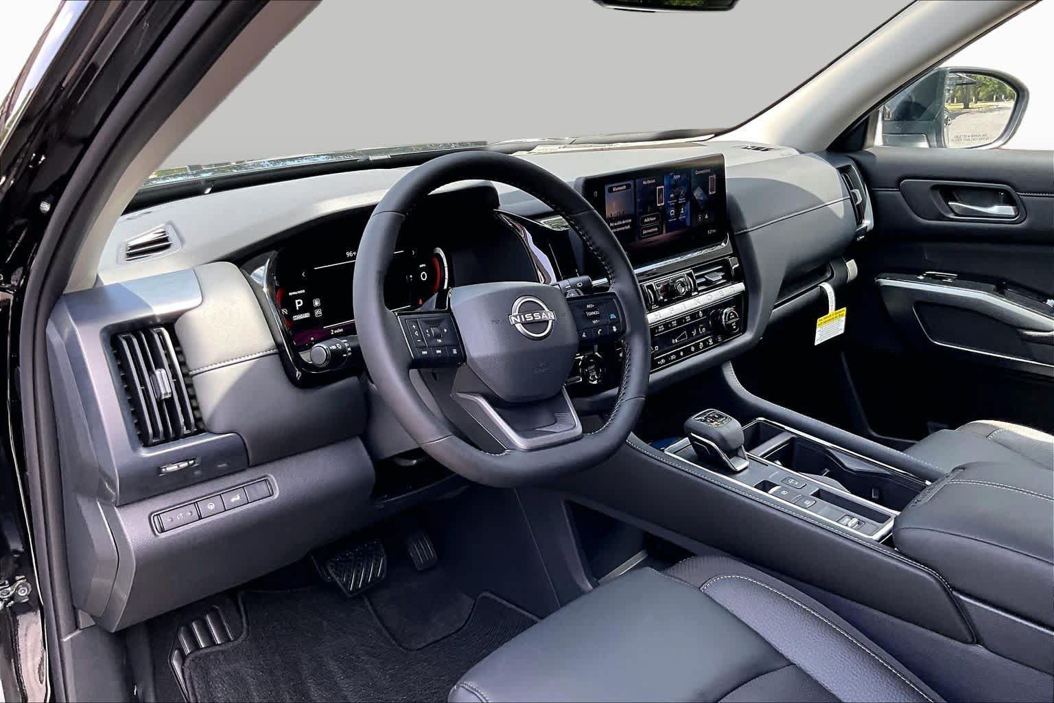 New 2026 Nissan Pathfinder SL FWD image 8