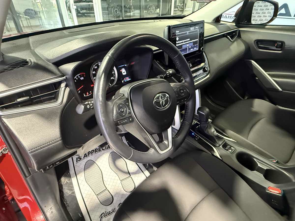 Used 2022 Toyota Corolla Cross LE w/ Moonroof Package image 34