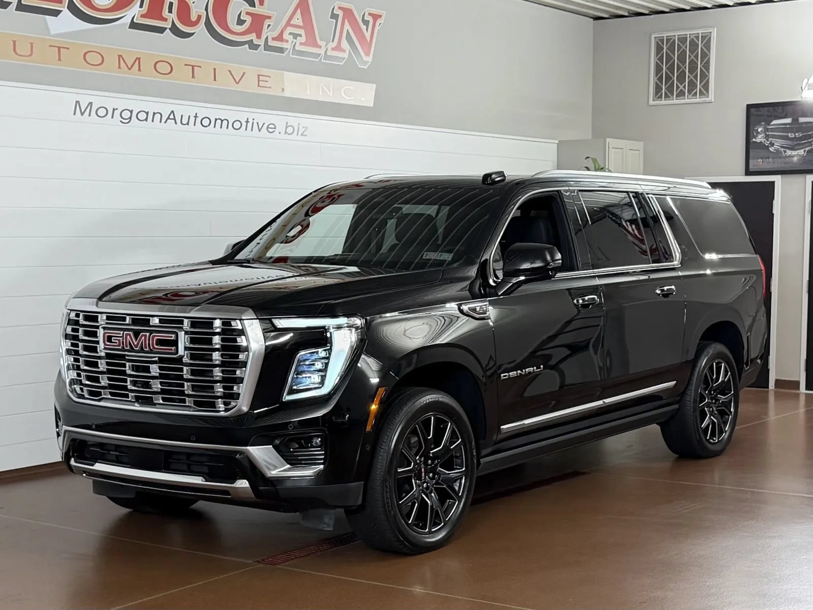 Used 2026 GMC Yukon XL Denali w/ Sun & Power Step Package AWD/4WD image 7