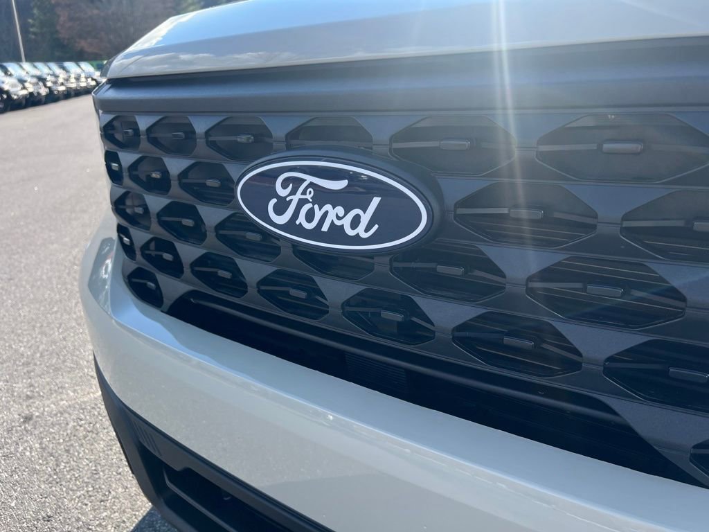 Used 2025 Ford Maverick XL image 11