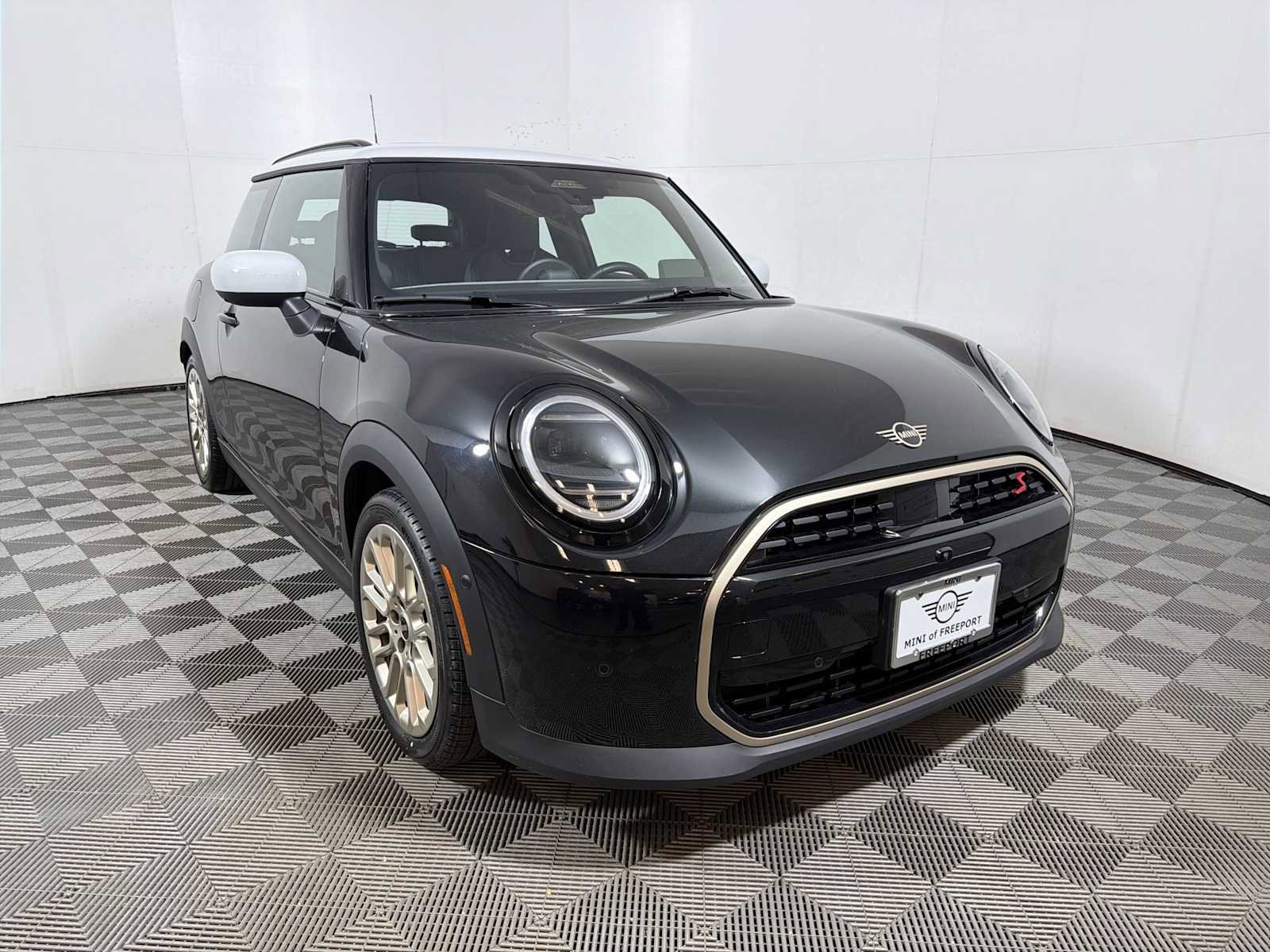 Certified 2025 MINI Cooper S image 2