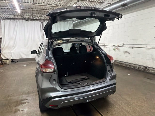Used 2023 Nissan Kicks S FWD image 7