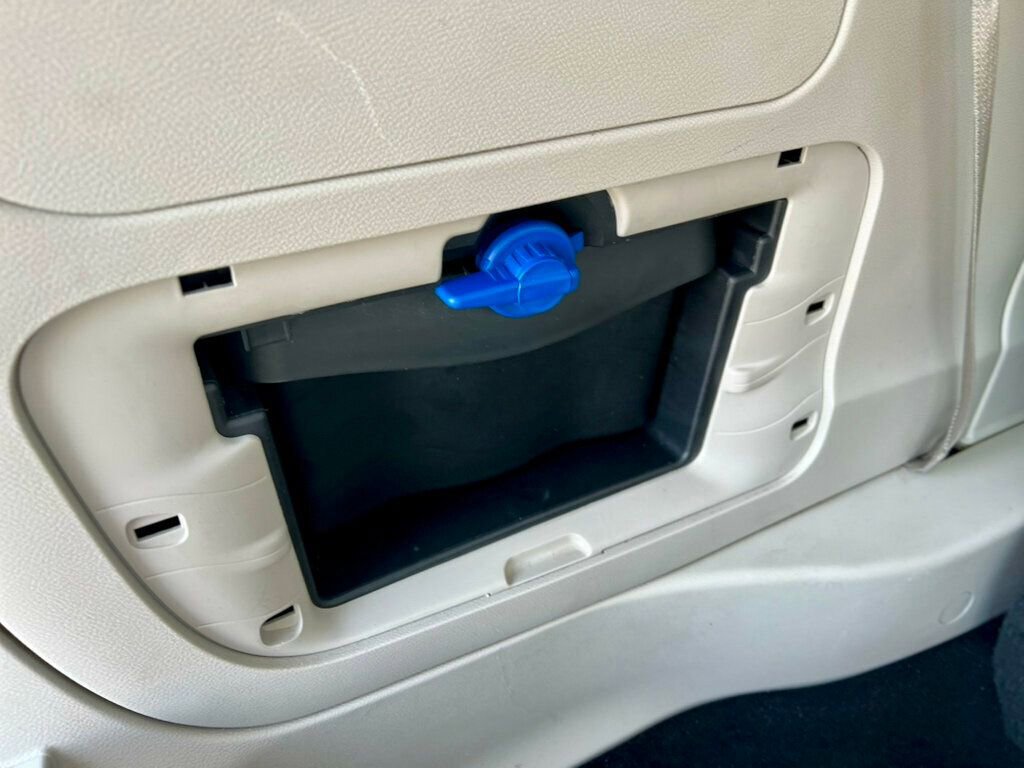 Used 2018 Chrysler Pacifica Limited w/ Advanced Safetytec Group image 12