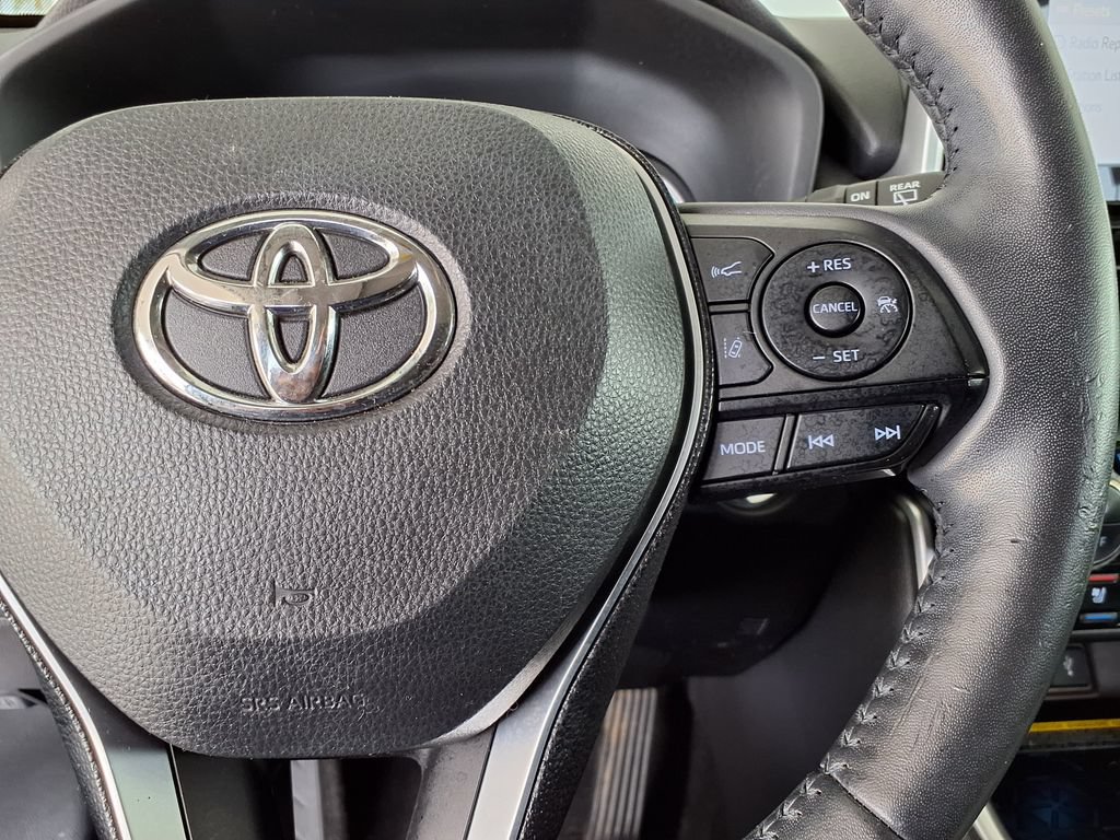 Used 2020 Toyota RAV4 Limited FWD image 25