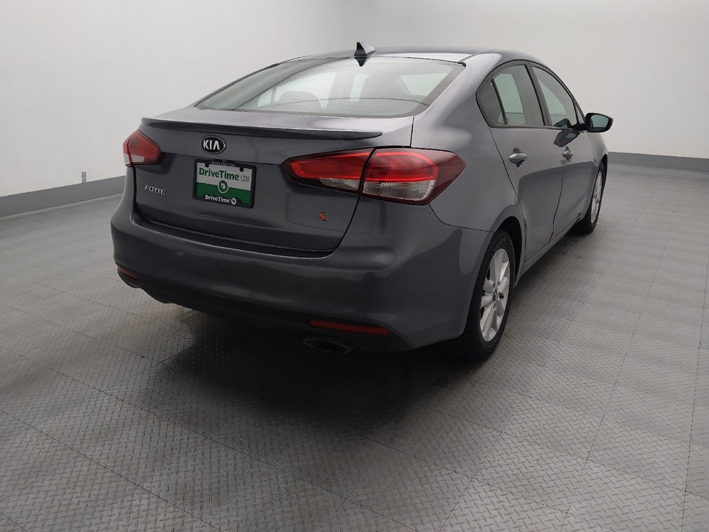 Used 2017 Kia Forte S FWD image 7
