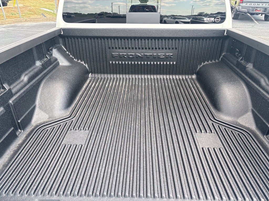 New 2027 Nissan Frontier SV w/ Tow Package AWD/4WD image 13
