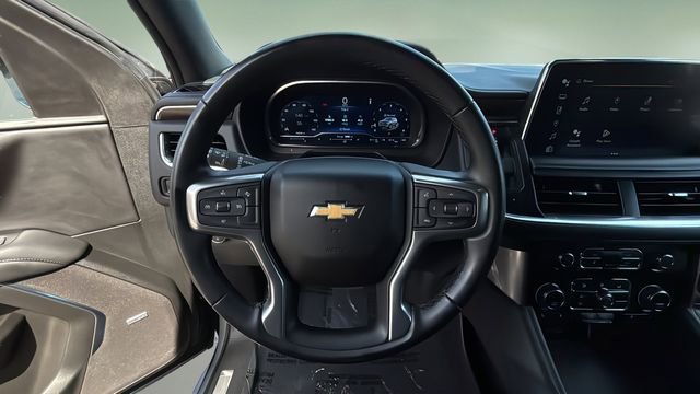 Used 2024 Chevrolet Suburban LT image 11