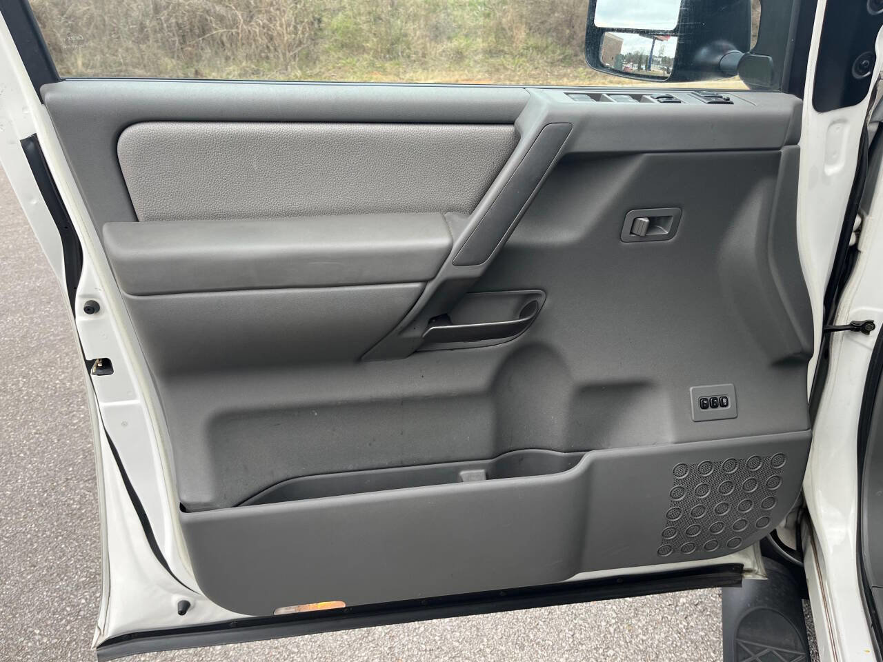 Used 2007 Nissan Titan LE w/ Tow Pkg image 5