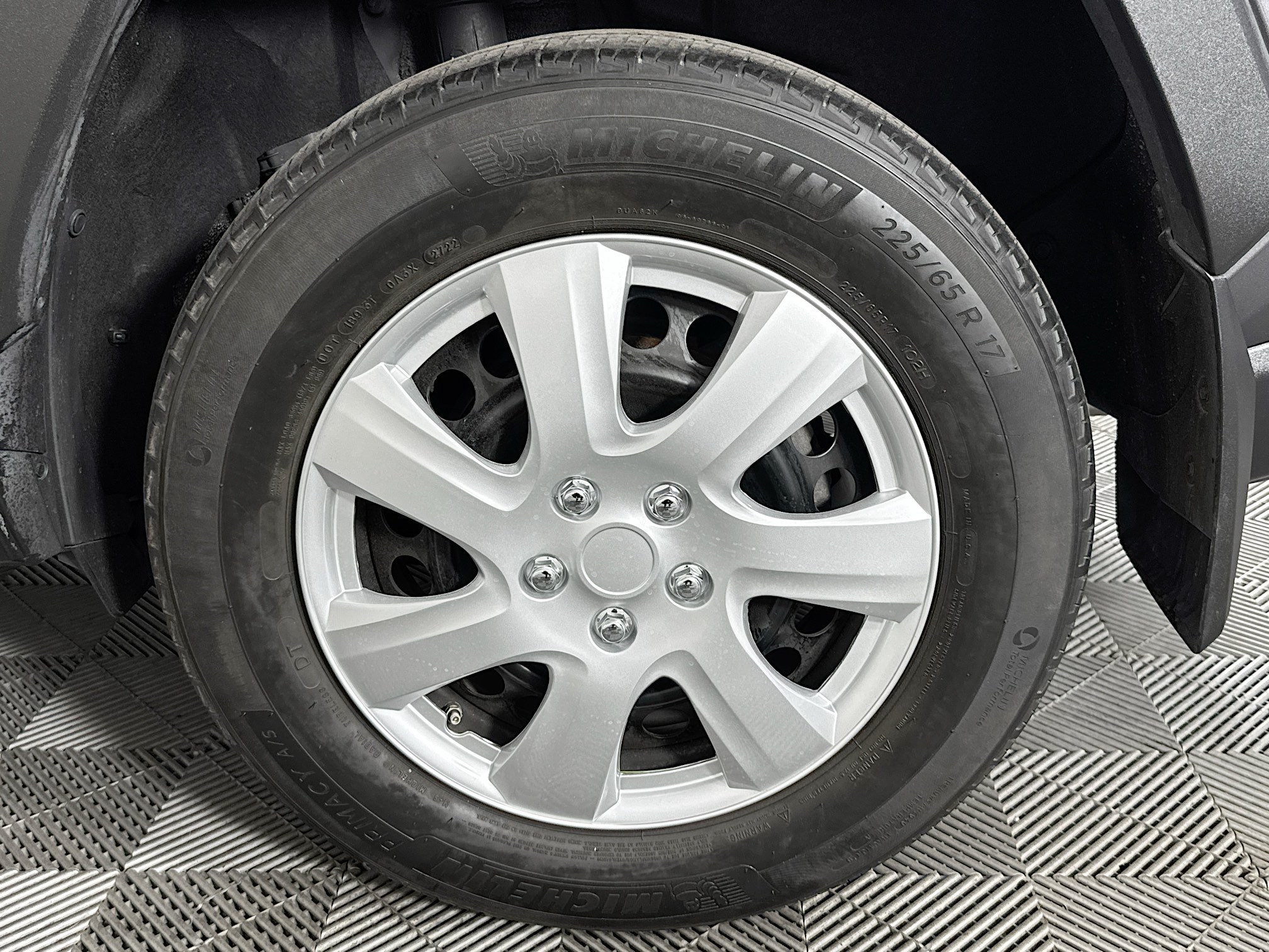 Used 2022 Toyota RAV4 LE AWD/4WD image 34
