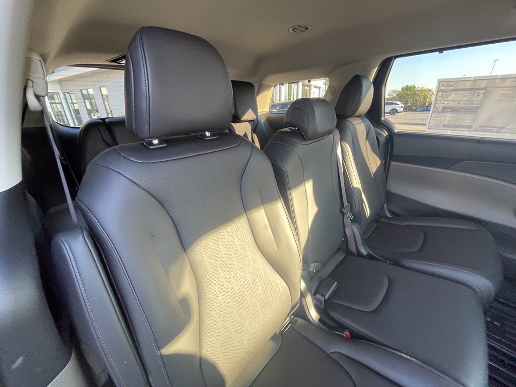 New 2027 Kia Carnival EX FWD image 27
