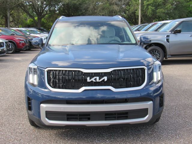 Used 2023 Kia Telluride EX w/ EX Captain's Chair Package image 9