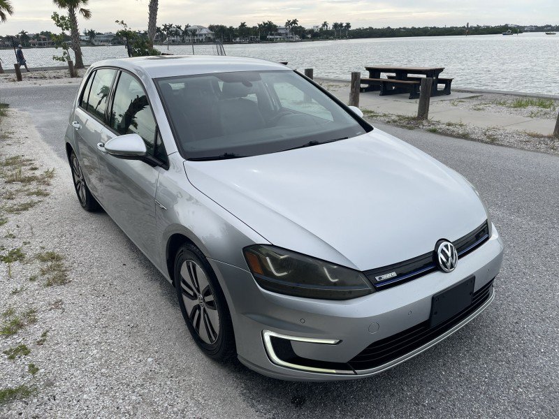 Used 2015 Volkswagen e-Golf SEL Premium FWD image 32