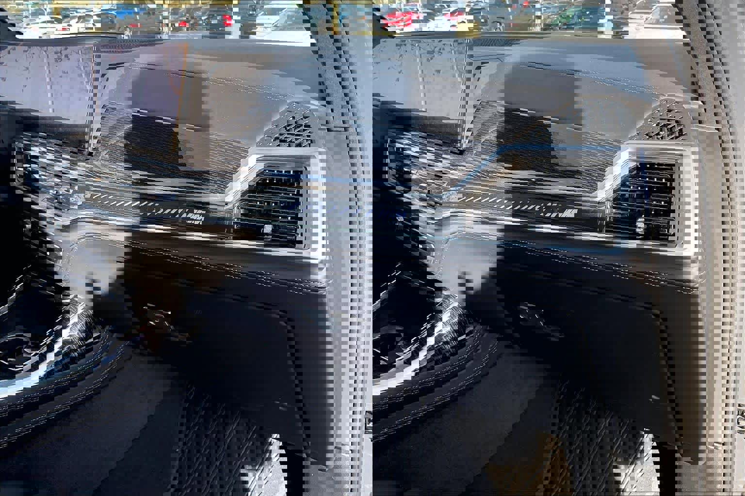 Used 2025 BMW X7 M60i image 18