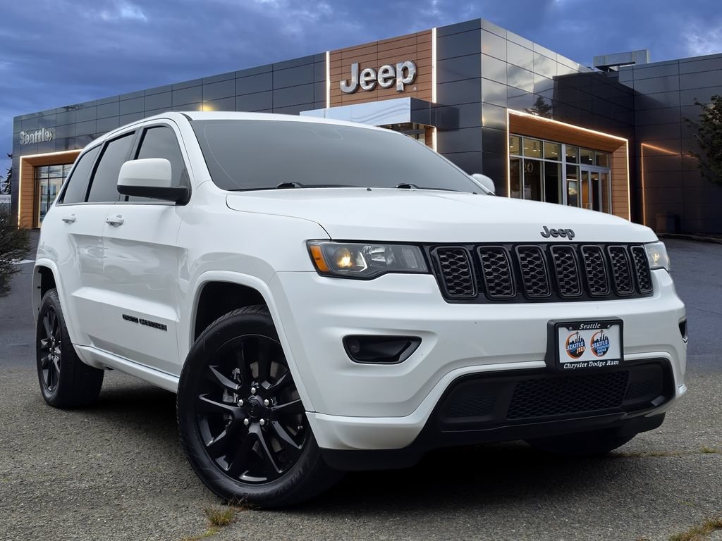 Used 2021 Jeep Grand Cherokee Laredo X AWD/4WD image 1