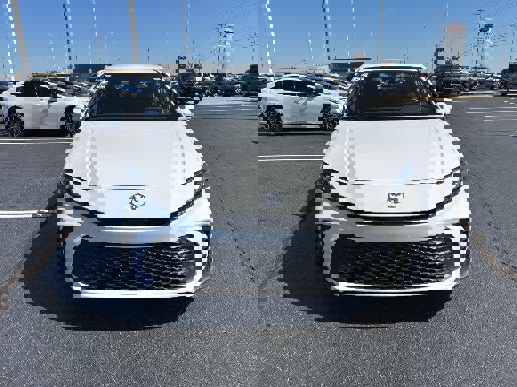 Used 2025 Toyota Camry SE image 21