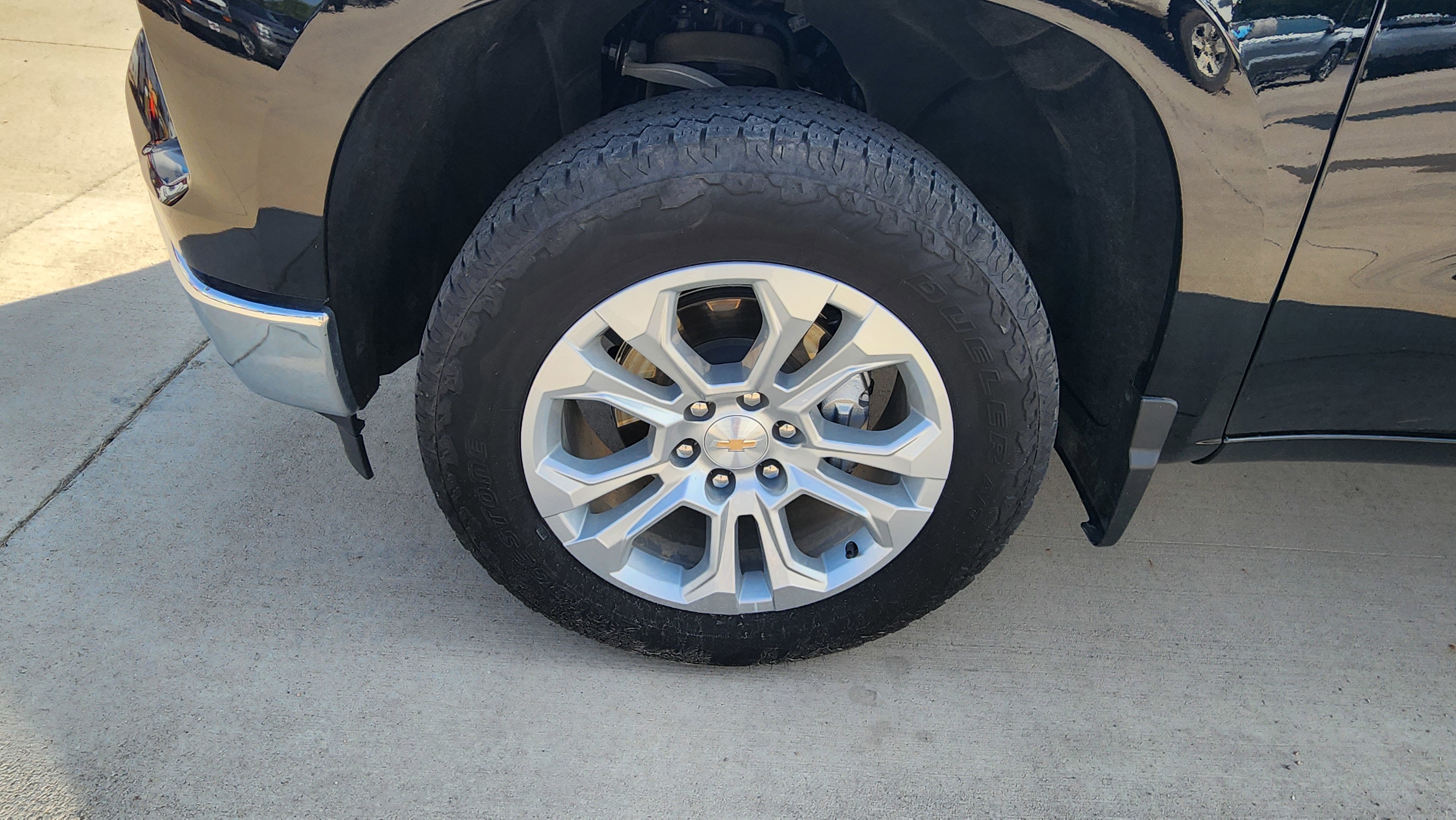 Used 2025 Chevrolet Silverado 1500 LTZ w/ Z71 Off-Road Package image 8