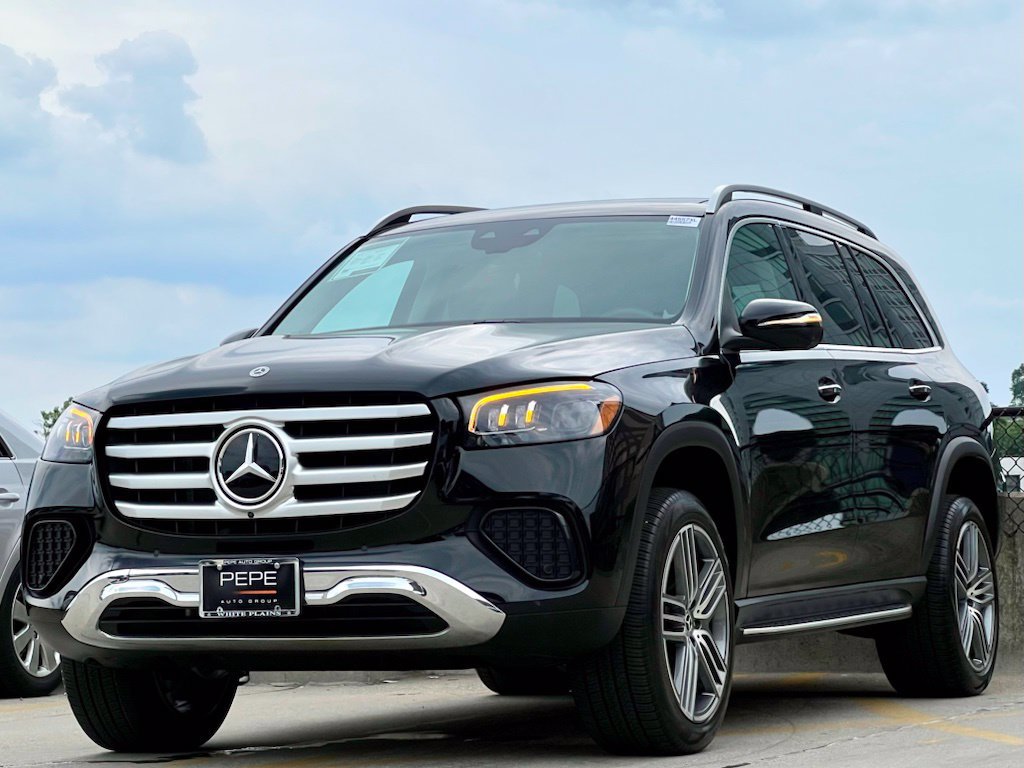 Certified 2026 Mercedes-Benz GLS 450 4MATIC image 3