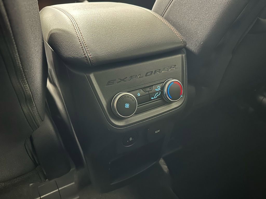 Used 2025 Ford Explorer Active image 45