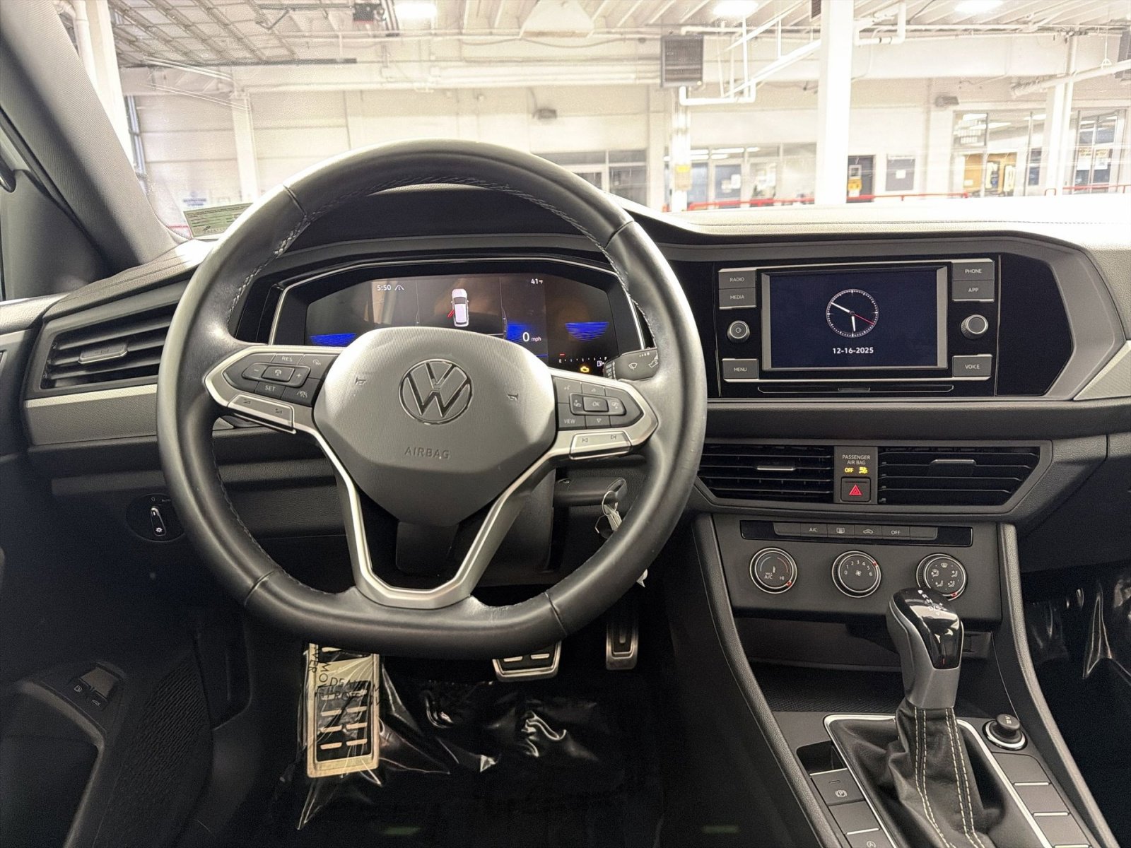 Used 2023 Volkswagen Jetta Sport image 16