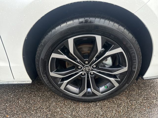 Used 2025 Toyota Sienna Platinum image 13