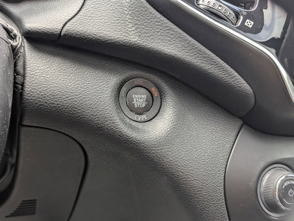 Used 2019 Jeep Cherokee Limited image 38