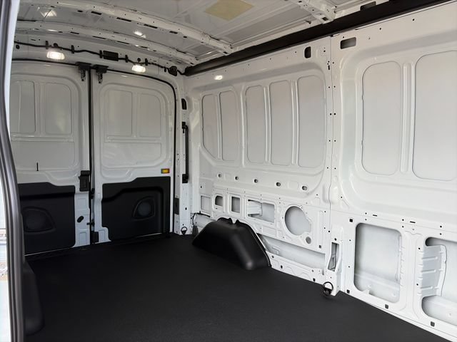New 2026 Ford Transit 250 148 Medium Roof Extended AWD image 24