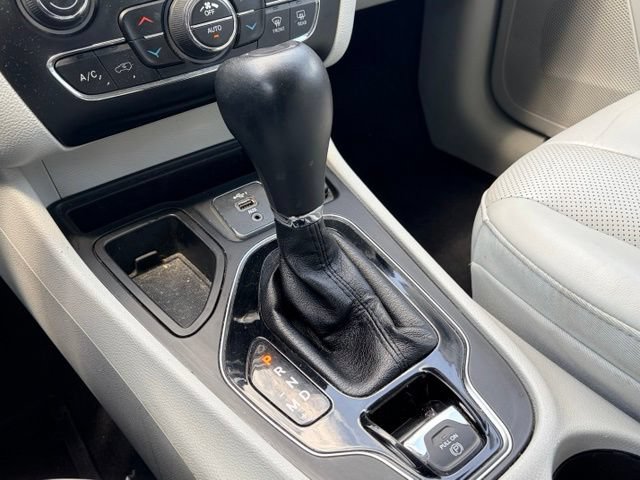 Used 2020 Jeep Cherokee Limited FWD image 10