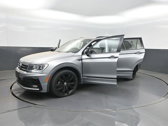 Used 2021 Volkswagen Tiguan SE R-Line FWD image 34