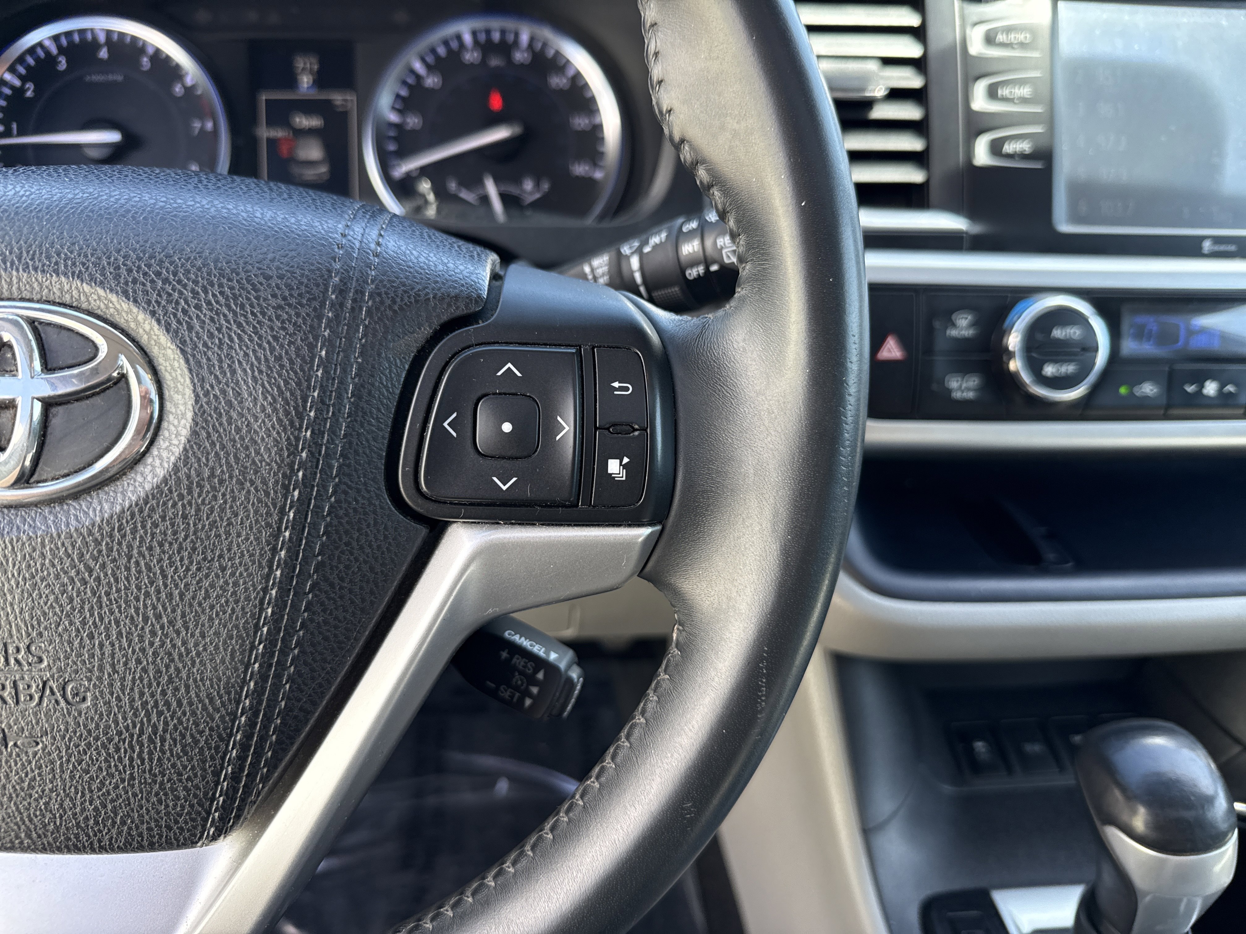 Used 2016 Toyota Highlander XLE AWD/4WD image 20