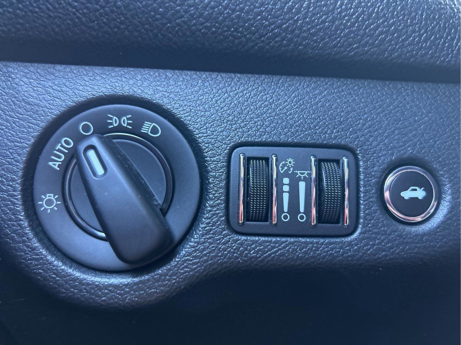 Used 2018 Dodge Challenger SRT Hellcat image 25