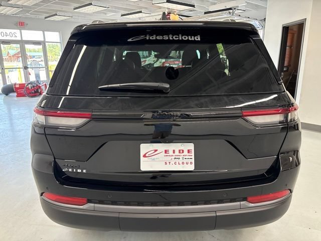 New 2026 Jeep Grand Cherokee Altitude AWD/4WD image 6