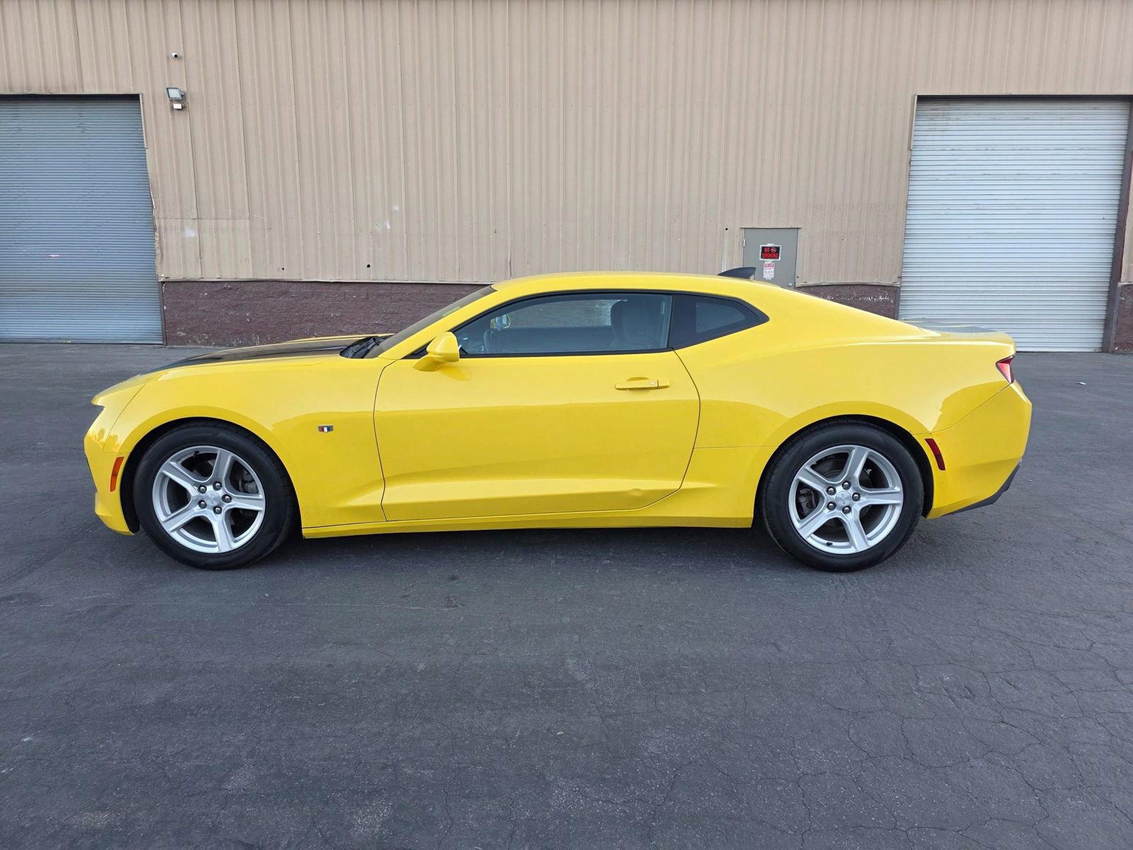 Used 2016 Chevrolet Camaro LT image 8