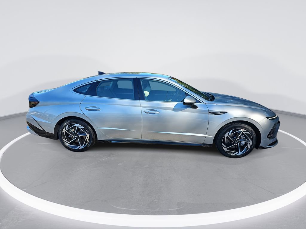 New 2026 Hyundai Sonata SEL FWD image 4