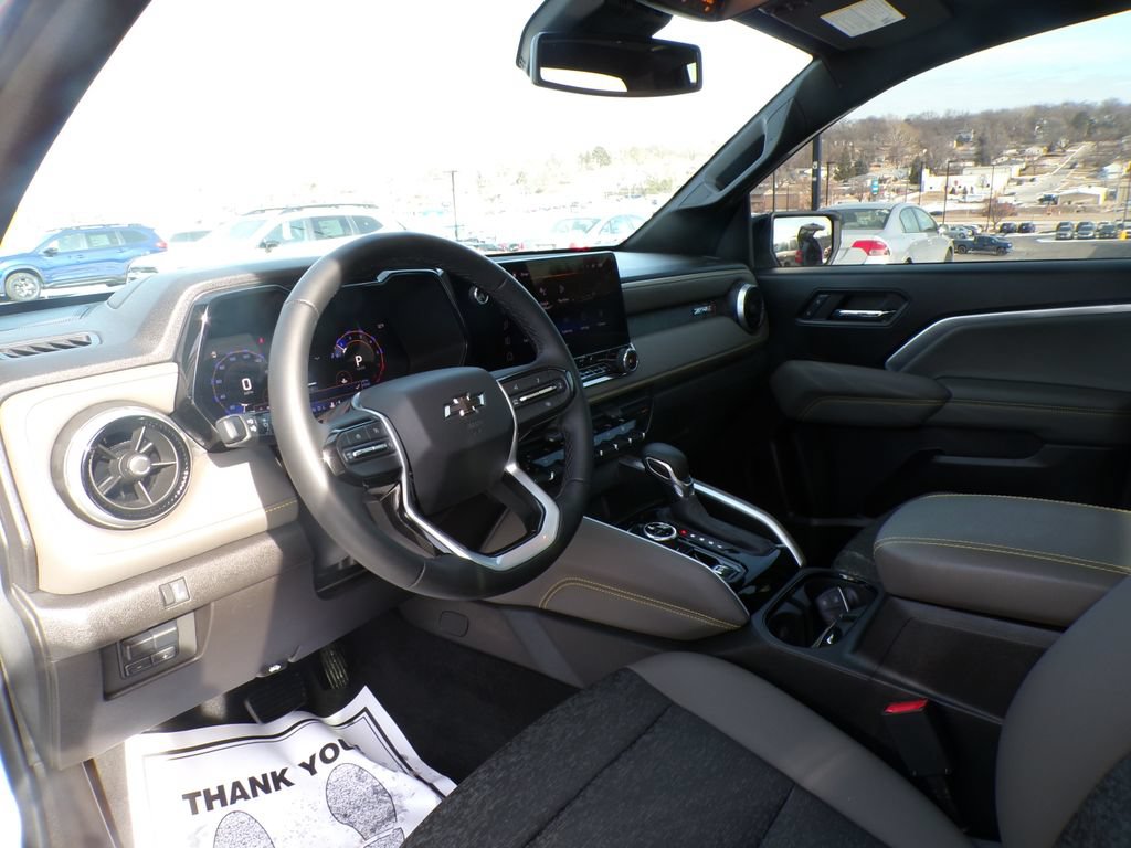 Used 2024 Chevrolet Colorado ZR2 w/ Technology Package AWD/4WD image 13
