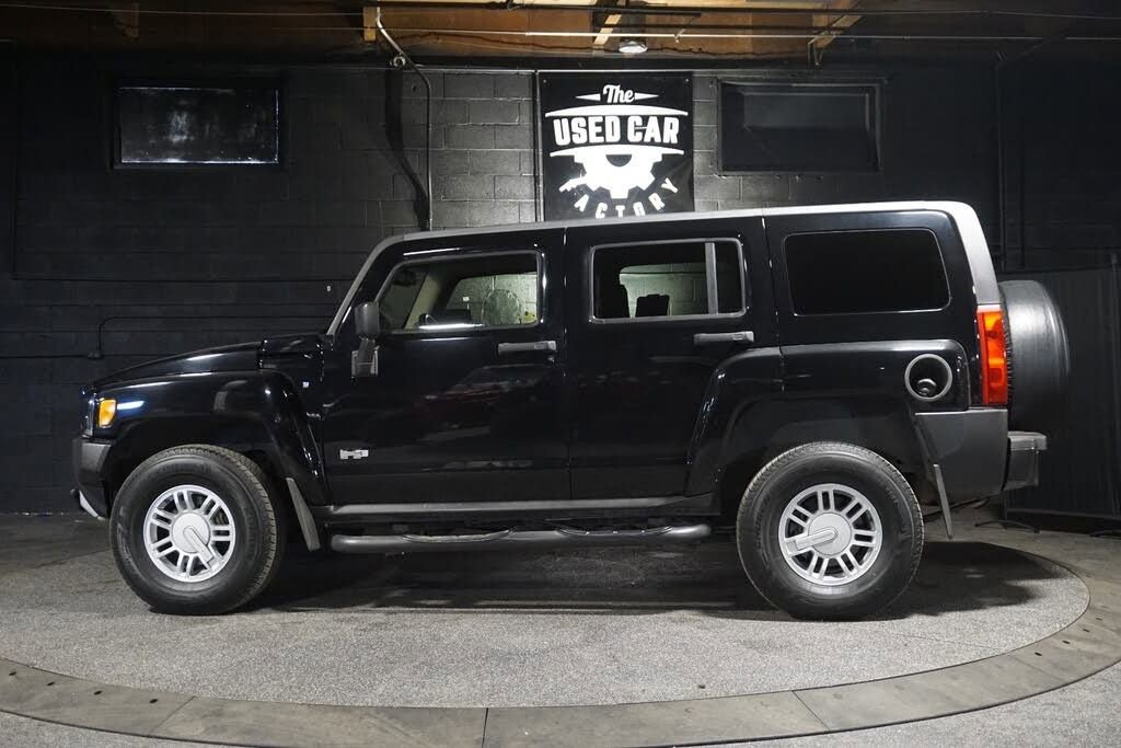 Used 2009 HUMMER H3 Luxury AWD/4WD image 2