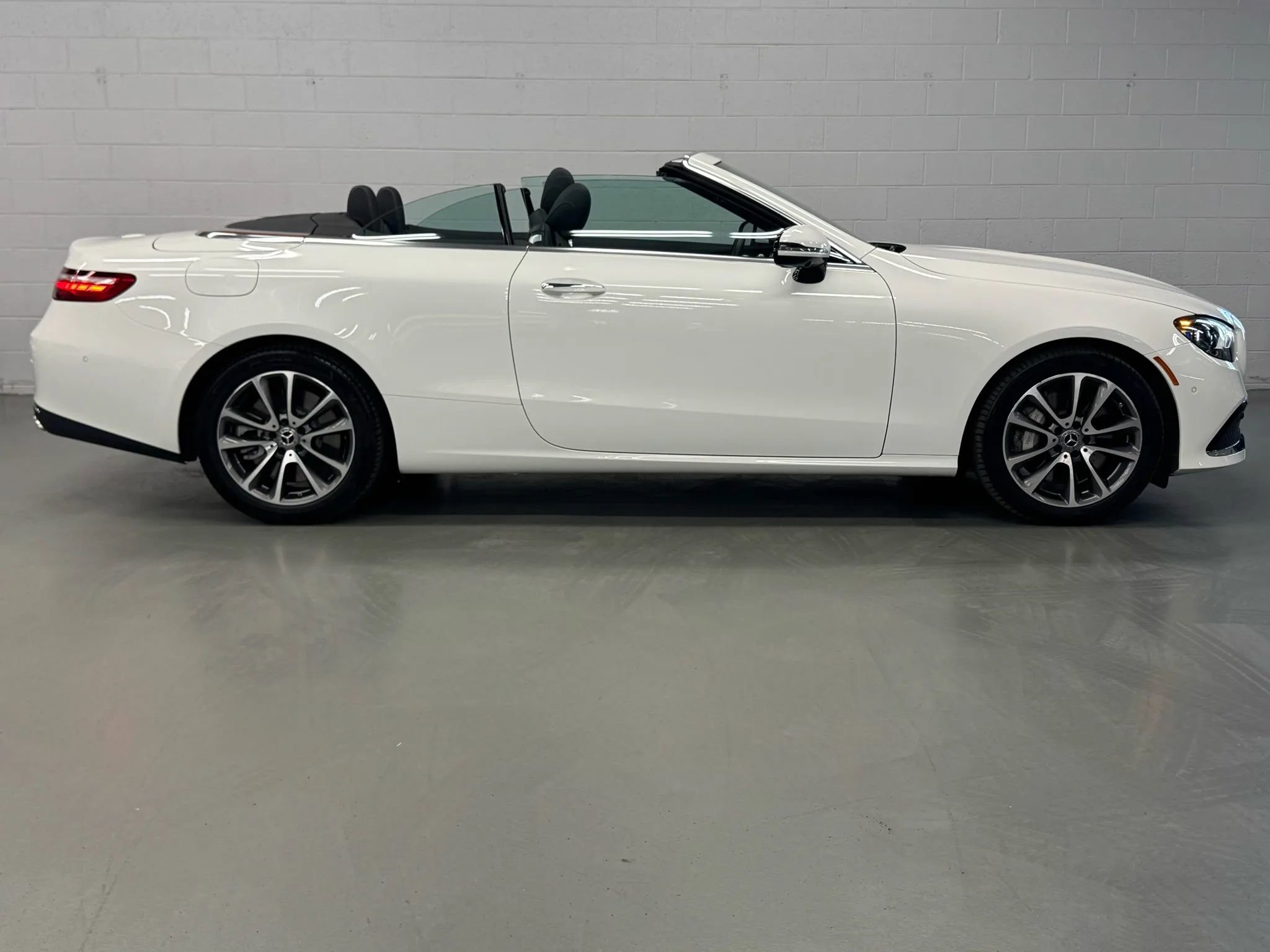 Used 2023 Mercedes-Benz E 450 Cabriolet image 12
