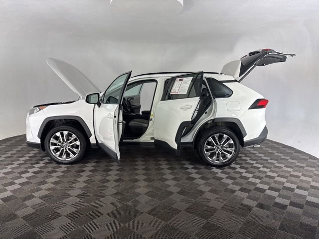 Used 2019 Toyota RAV4 XLE Premium w/ All Weather Liner Package image 11