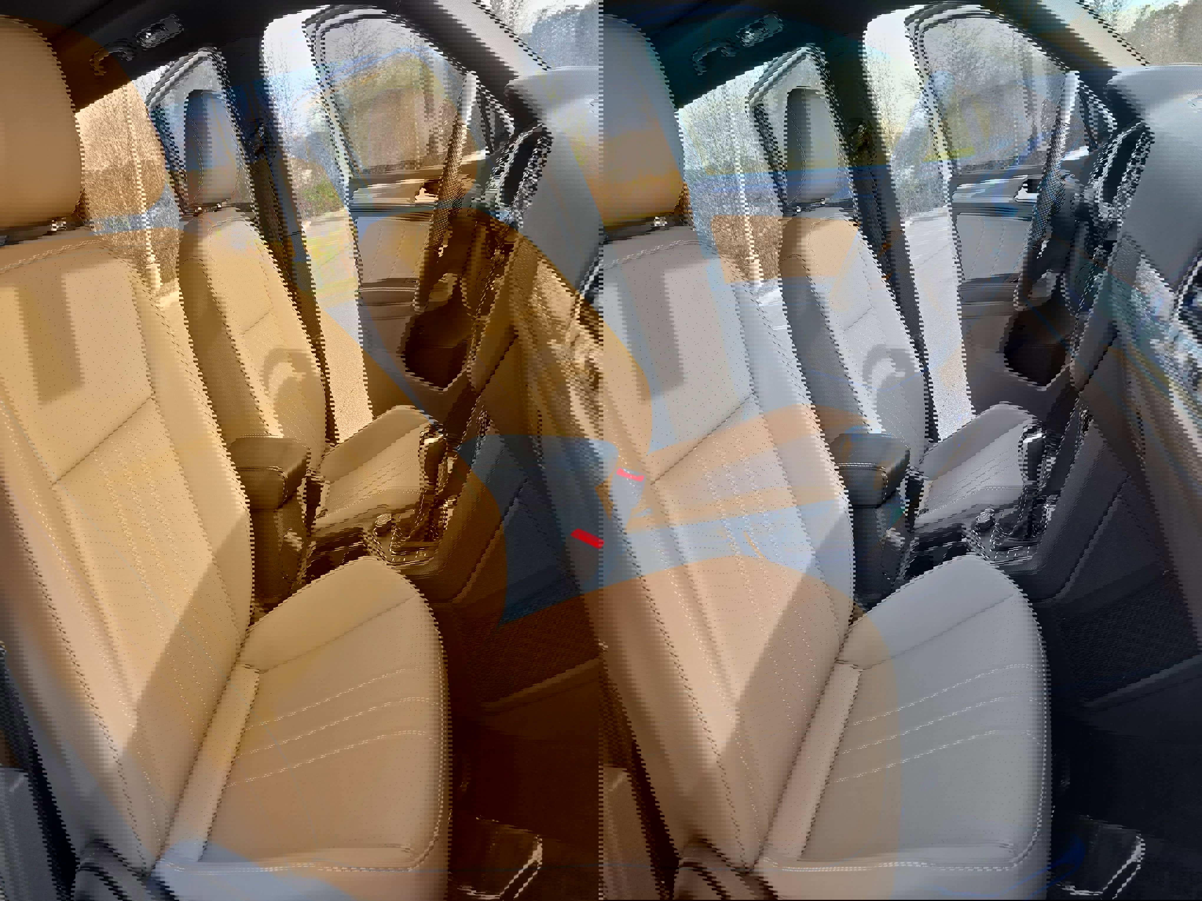 Used 2023 Volkswagen Tiguan SE R-Line image 10